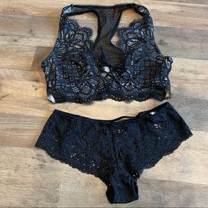 VS Vintage scalloped lace bralette & panty set